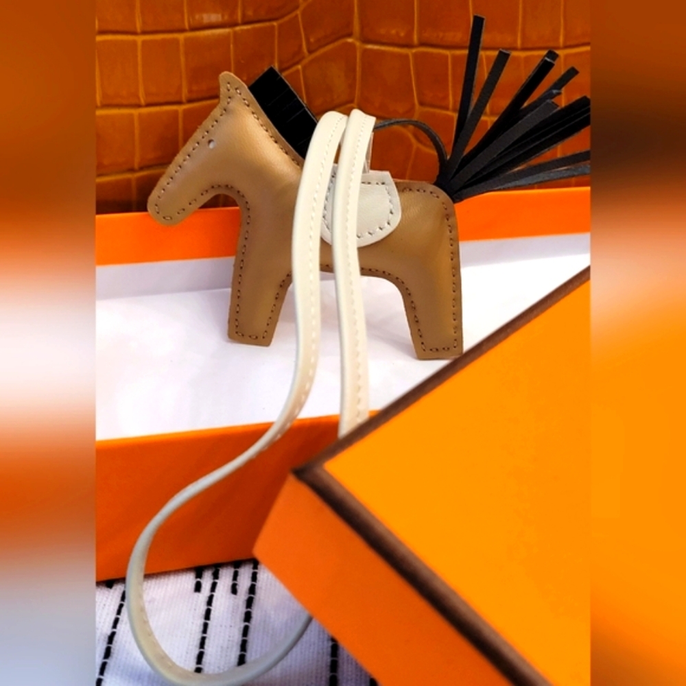 HERMÈS RODEO CHARM PEGASE ✨️ - Picture 13 of 15